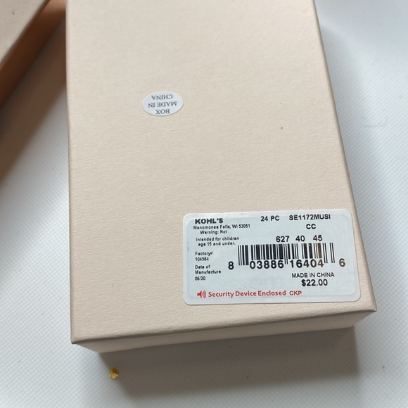 Lauren Conrad multiple dainty studs - Picture 3 of 4